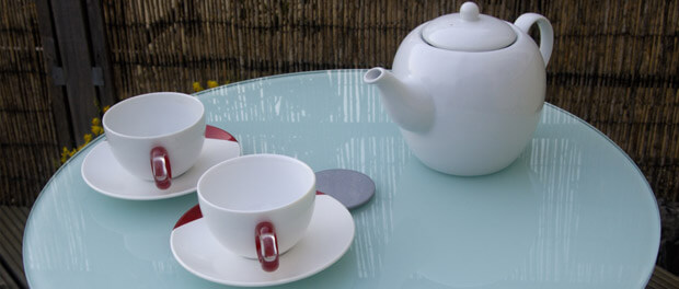 teapot and teacups