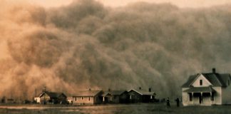 dust storm approaching Stratford, Texas, 1935 [PD]