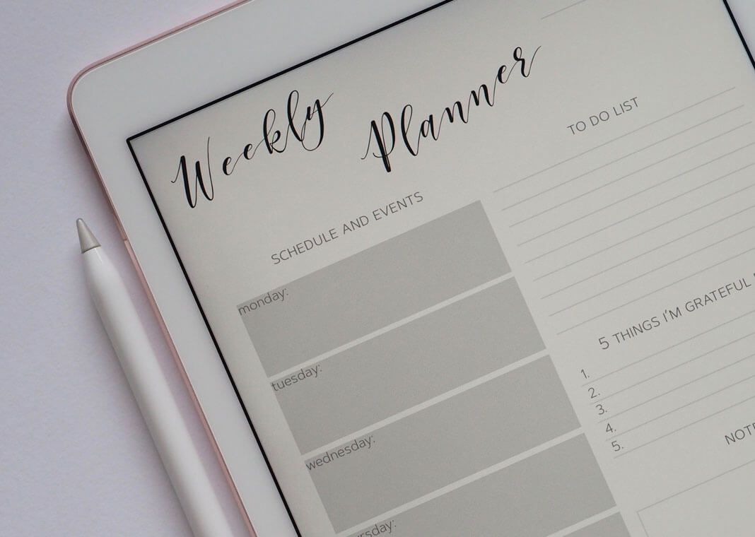 to-do list - weekly planner - photo by Plush Design Studio on Unsplash