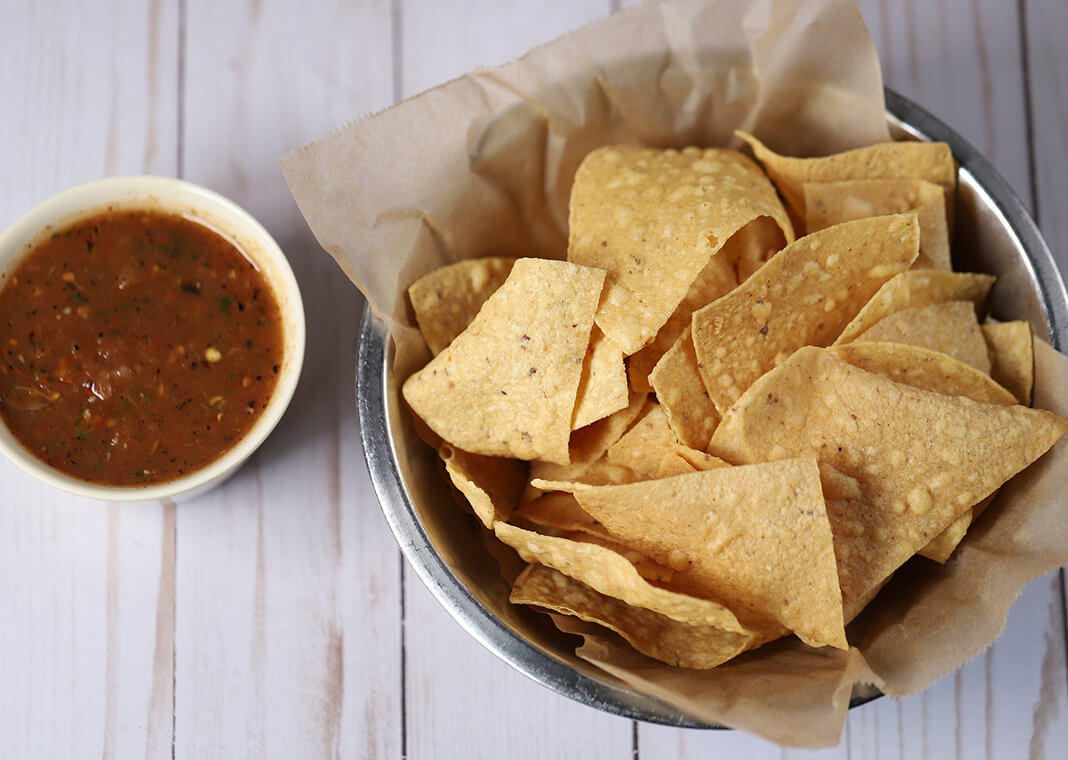 tortilla chips and salsa - image by adamlot from Pixabay