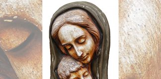 Mary and child carving via Pixabay