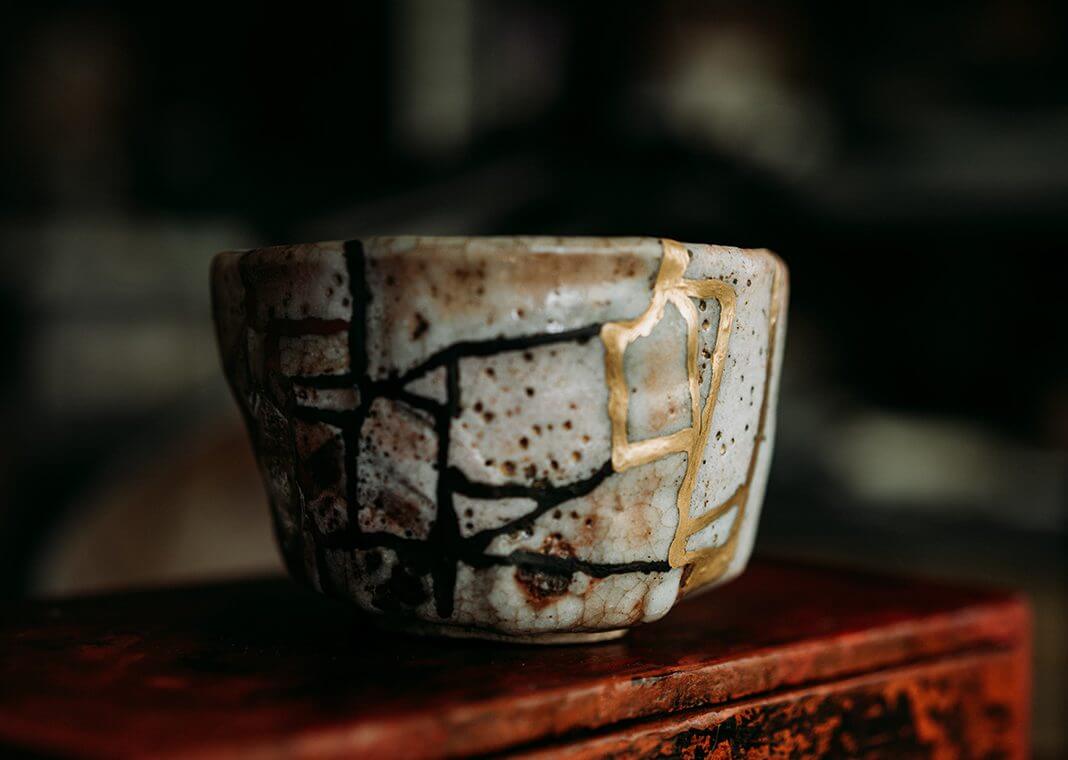 Kintsugi cup - photo by Motoki Tonn on Unsplash