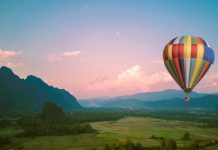 hot air balloon - Danienarin/Shutterstock.com