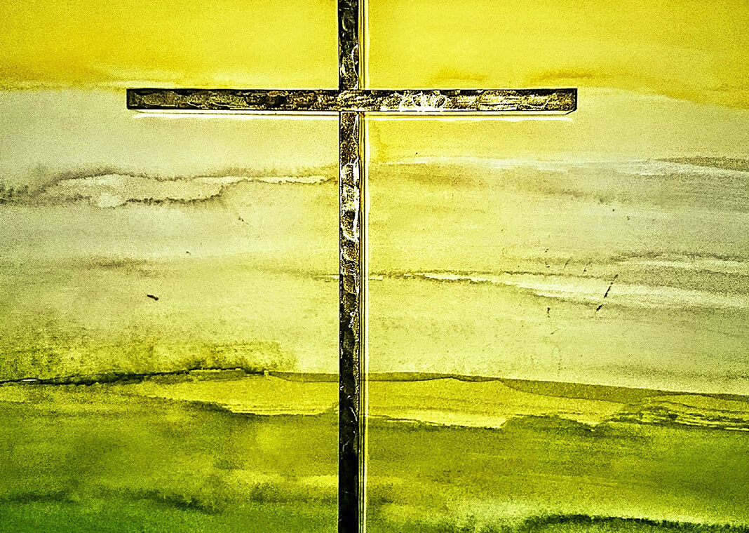 cross on yellow background - image by kelin from Pixabay