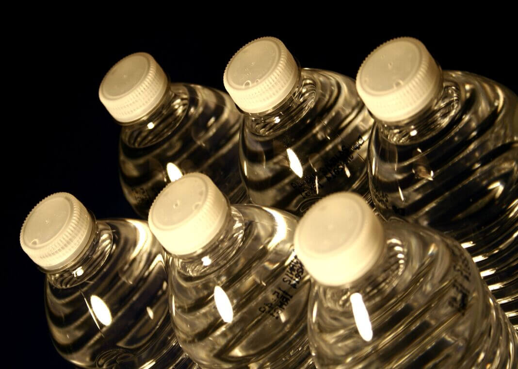 water bottles - photo by Debora Cartagena, USCDCP on Pixnio