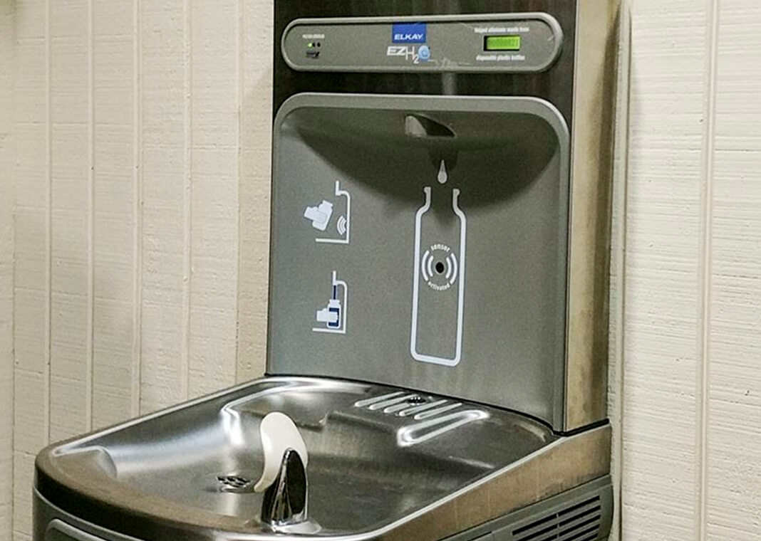 refillable water bottle station - image (cropped) by Tom Blackburn, Friends of Mason Neck State Park, Virginia State Parks under CC BY 2.0