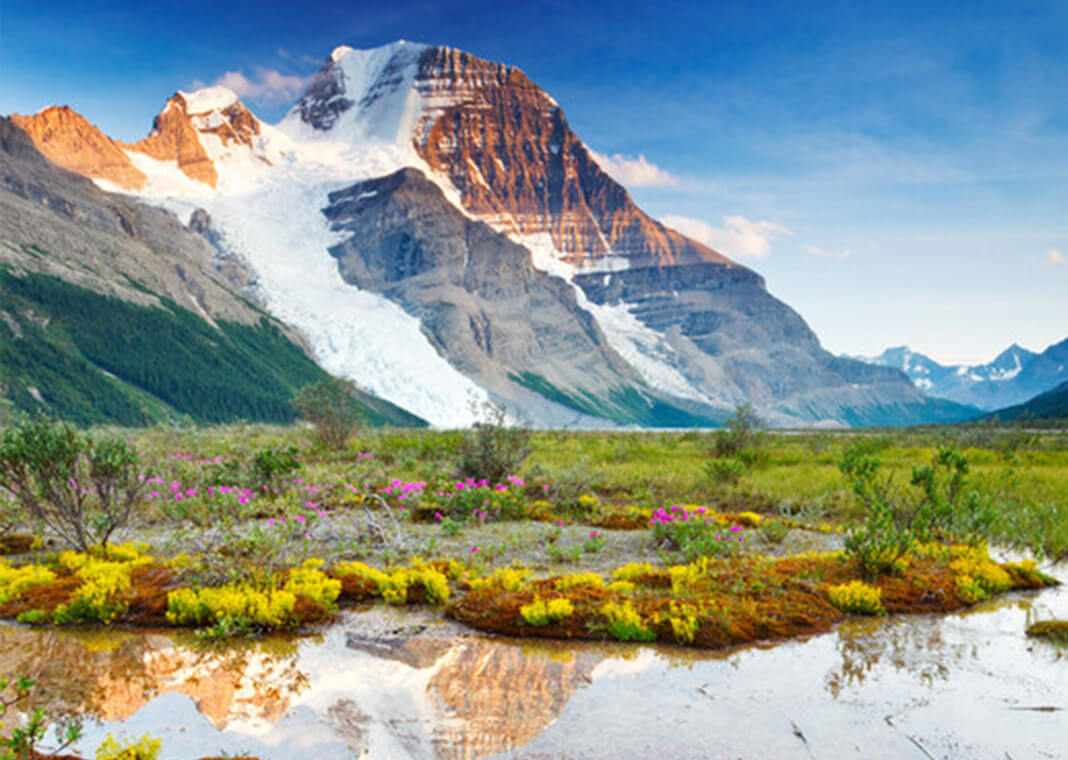 Mount Robson - GlowingEarth/iStock/Getty Images